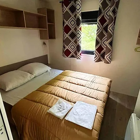 Mobile Prestige 2 5-7 Personnes مكان تخييم *